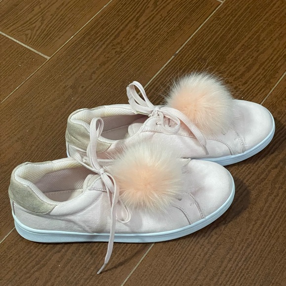 Steve Madden Foxy pink low top sneakers fur pom pom size 8 faux suede rose gold - Picture 4 of 14